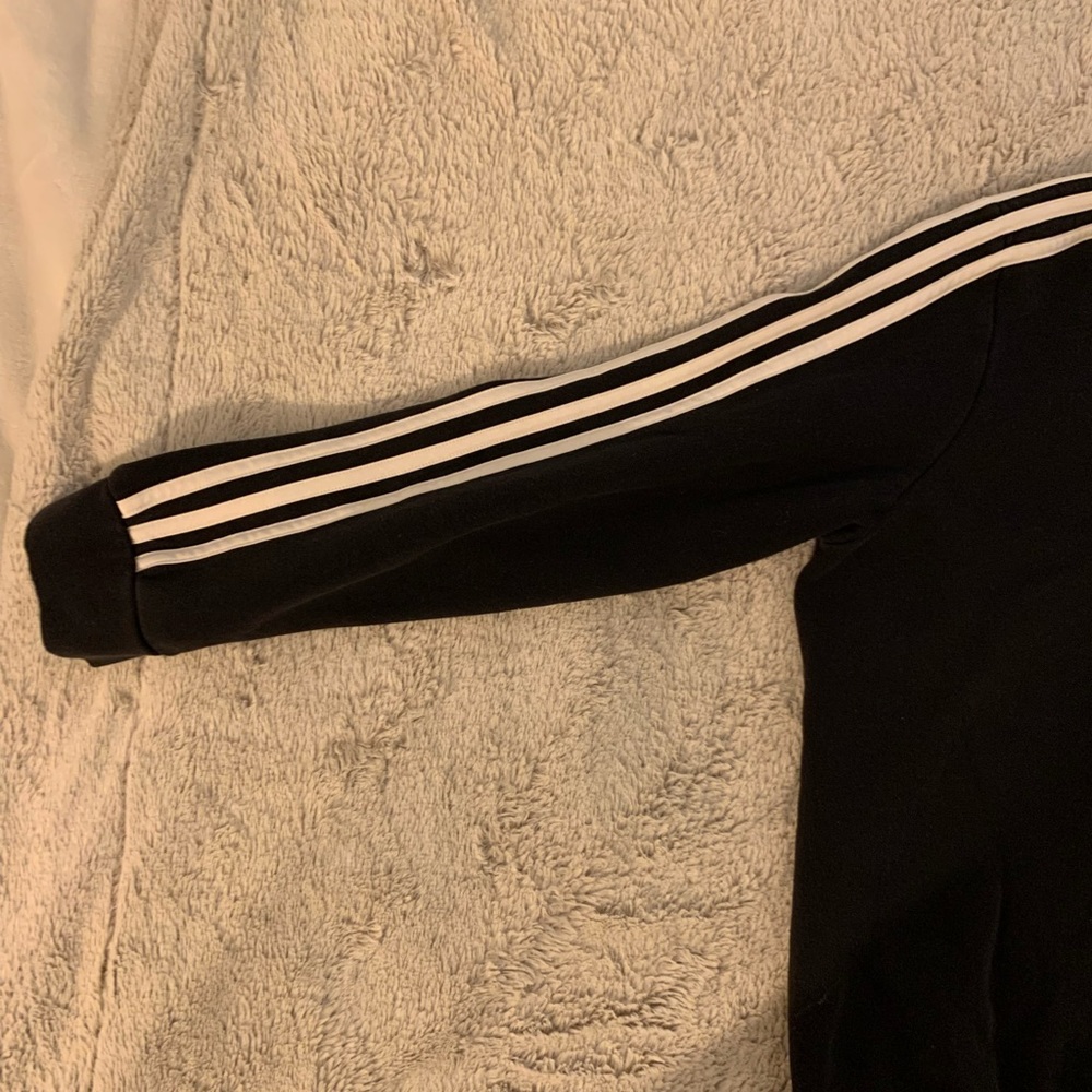 ⚫️⚪️Adidas Sweatshirt! - Picture 2 of 8